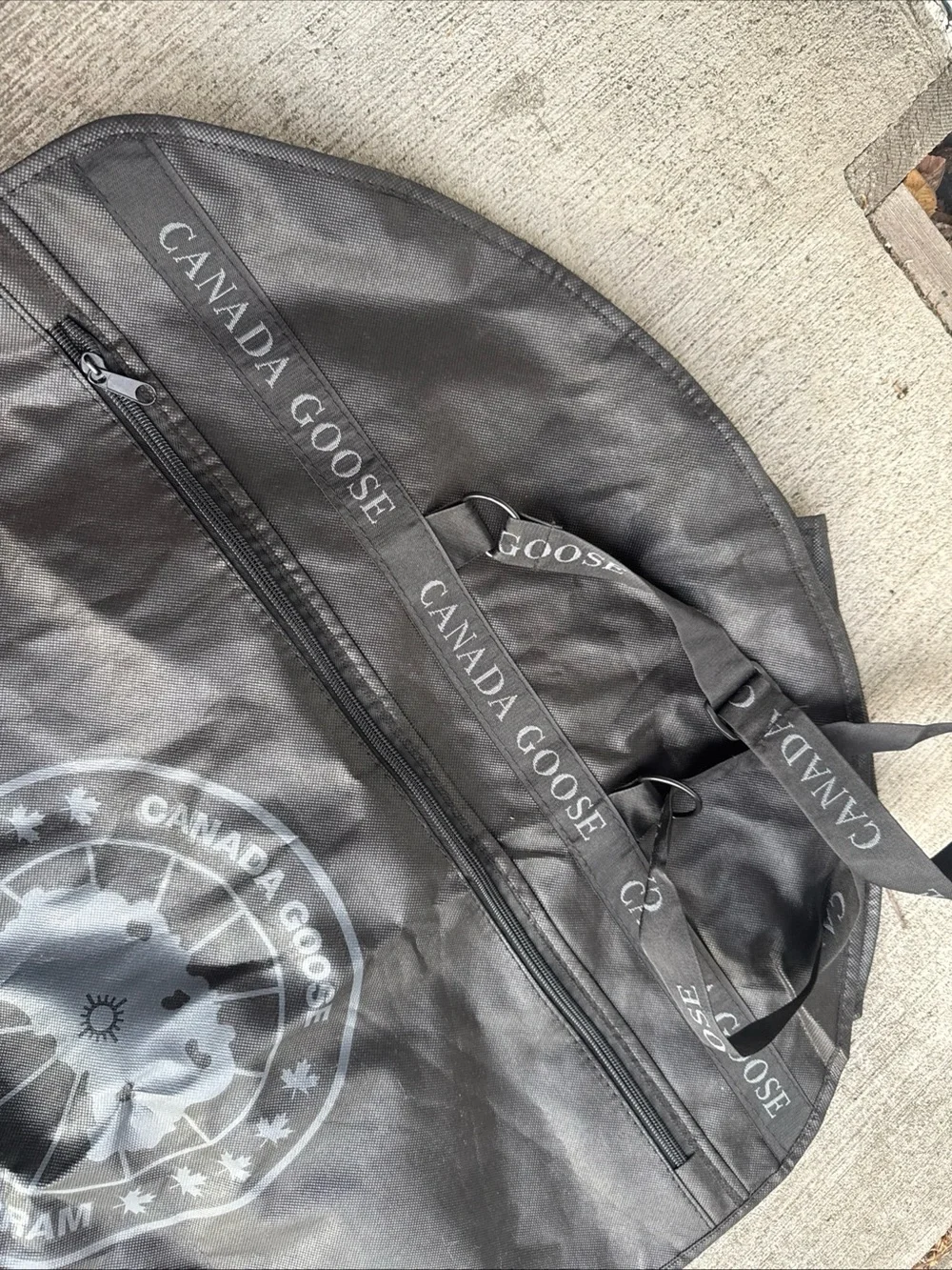 Canada Goose image shows